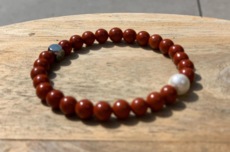 Rood_Jaspis_parel_armband.JPG
